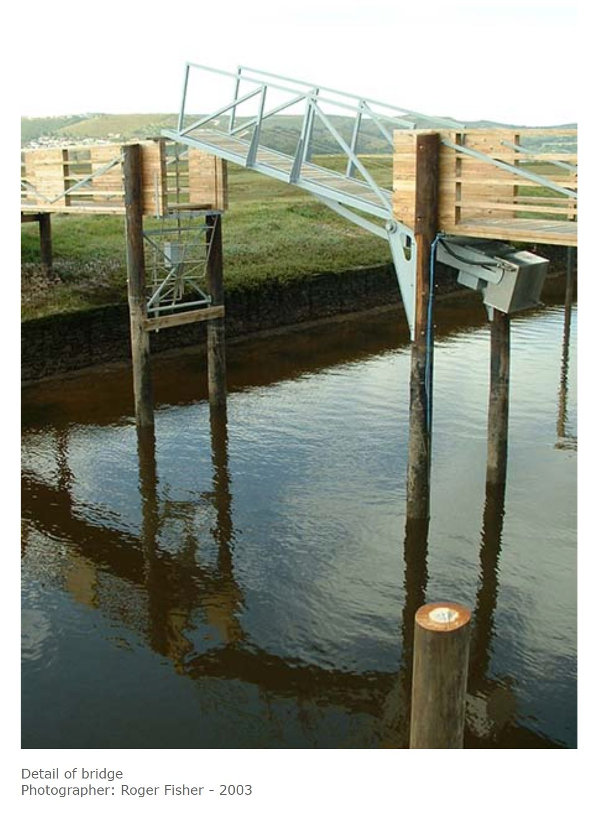 Counterweight Bridge Thesen Island — detail of pivot and counterweight box